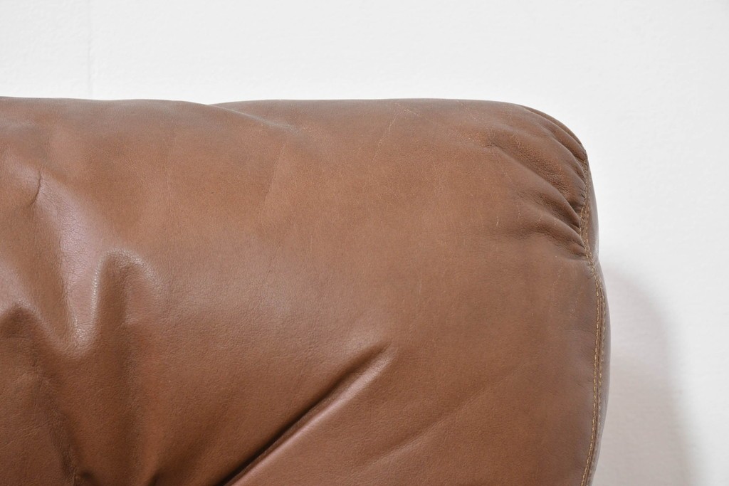 イタリアヴィンテージ　B&B イタリア(Italia)　coronado(コロナド)　レザー　希少なヴィンテージ品の1人掛けソファ2脚セット　定価(2脚合計)約150万円　(R-086234)