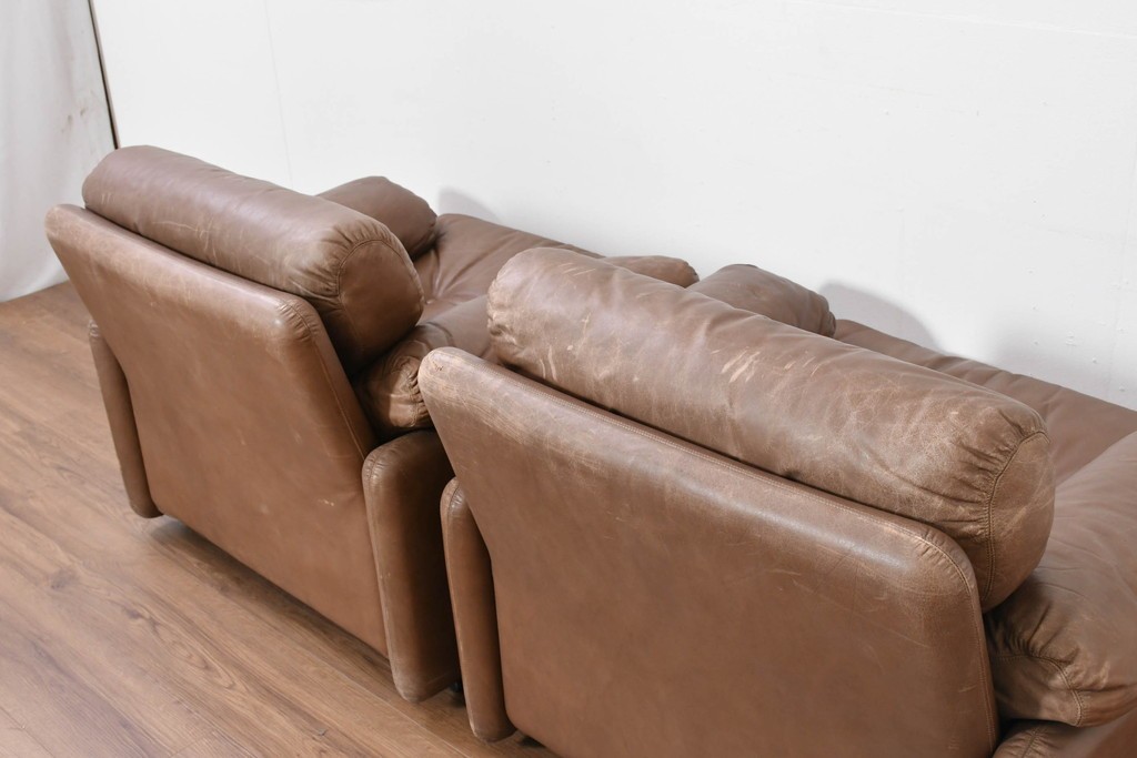 イタリアヴィンテージ　B&B イタリア(Italia)　coronado(コロナド)　レザー　希少なヴィンテージ品の1人掛けソファ2脚セット　定価(2脚合計)約150万円　(R-086234)