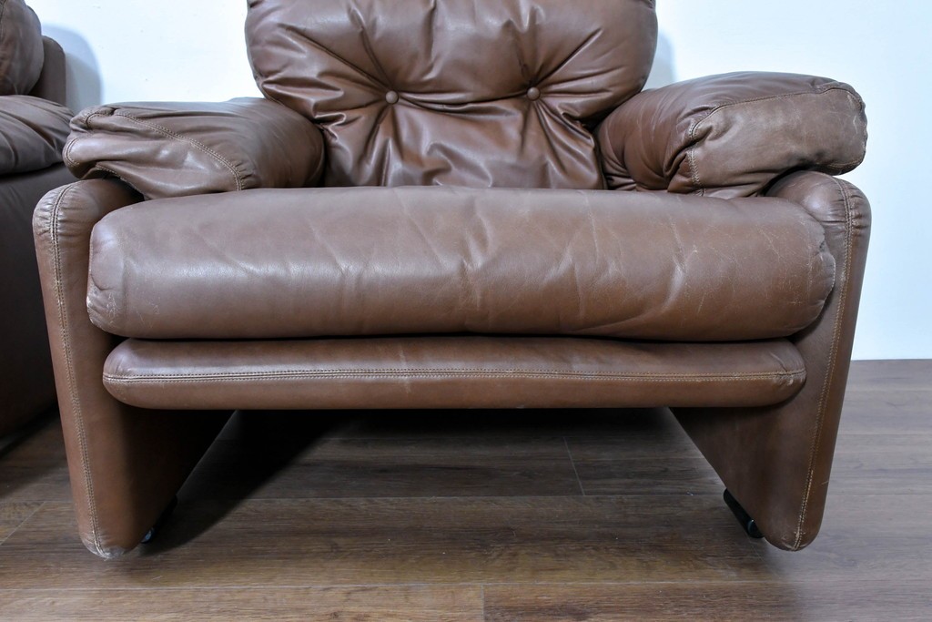 イタリアヴィンテージ　B&B イタリア(Italia)　coronado(コロナド)　レザー　希少なヴィンテージ品の1人掛けソファ2脚セット　定価(2脚合計)約150万円　(R-086234)