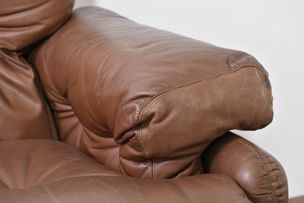 イタリアヴィンテージ　B&B イタリア(Italia)　coronado(コロナド)　レザー　希少なヴィンテージ品の1人掛けソファ2脚セット　定価(2脚合計)約150万円　(R-086234)