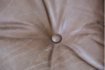 イタリアヴィンテージ　B&B イタリア(Italia)　coronado(コロナド)　レザー　希少なヴィンテージ品の1人掛けソファ2脚セット　定価(2脚合計)約150万円　(R-086234)