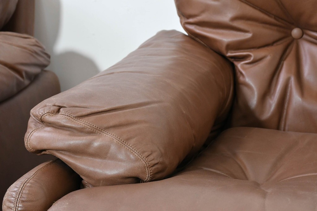 イタリアヴィンテージ　B&B イタリア(Italia)　coronado(コロナド)　レザー　希少なヴィンテージ品の1人掛けソファ2脚セット　定価(2脚合計)約150万円　(R-086234)