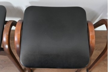 中古　秋田木工　NO.202　曲げ木の技が光る黒座面のスタッキングスツール　(R-086235)