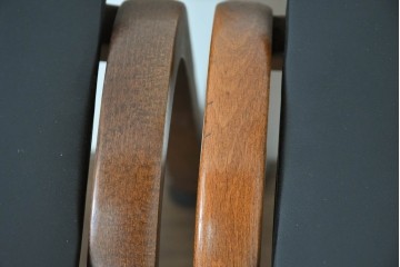 中古　秋田木工　NO.202　曲げ木の技が光る黒座面のスタッキングスツール　(R-086235)