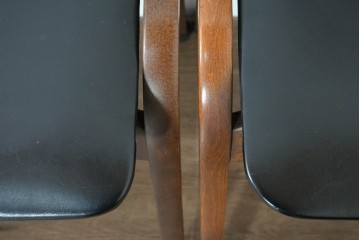 中古　秋田木工　NO.202　曲げ木の技が光る黒座面のスタッキングスツール　(R-086235)