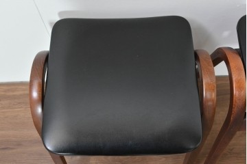 中古　秋田木工　NO.202　曲げ木の技が光る黒座面のスタッキングスツール　(R-086235)