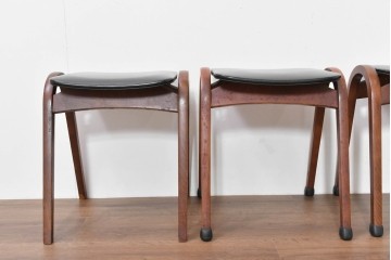 中古　秋田木工　NO.202　曲げ木の技が光る黒座面のスタッキングスツール　(R-086235)