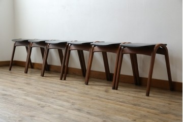 中古　秋田木工　NO.202　曲げ木の技が光る黒座面のスタッキングスツール　(R-086235)