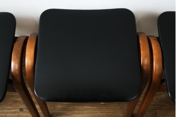 中古　秋田木工　NO.202　曲げ木の技が光る黒座面のスタッキングスツール　(R-086235)