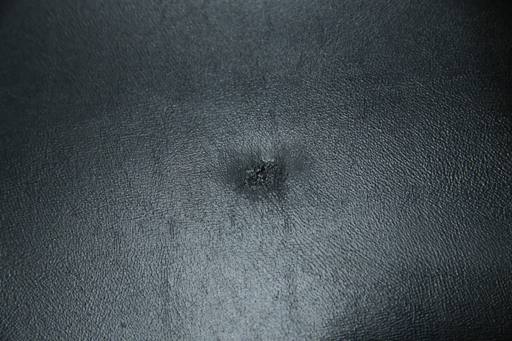 中古　秋田木工　NO.202　曲げ木の技が光る黒座面のスタッキングスツール　(R-086235)