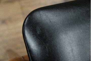 中古　秋田木工　NO.202　曲げ木の技が光る黒座面のスタッキングスツール　(R-086235)