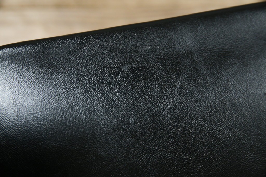 中古　秋田木工　NO.202　曲げ木の技が光る黒座面のスタッキングスツール　(R-086235)