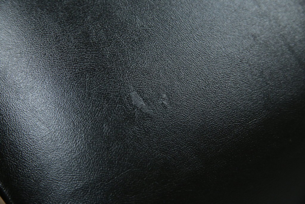 中古　秋田木工　NO.202　曲げ木の技が光る黒座面のスタッキングスツール　(R-086235)