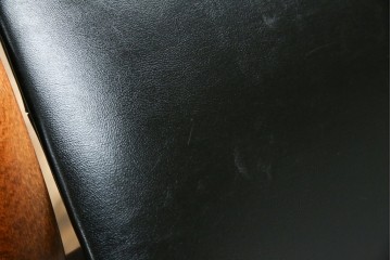 中古　秋田木工　NO.202　曲げ木の技が光る黒座面のスタッキングスツール　(R-086235)