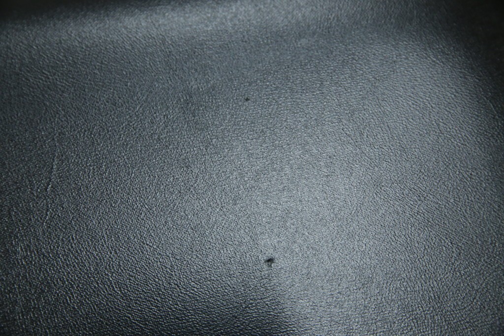 中古　秋田木工　NO.202　曲げ木の技が光る黒座面のスタッキングスツール　(R-086235)