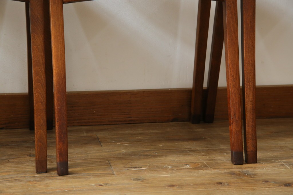 中古　秋田木工　NO.202　曲げ木の技が光る黒座面のスタッキングスツール　(R-086235)