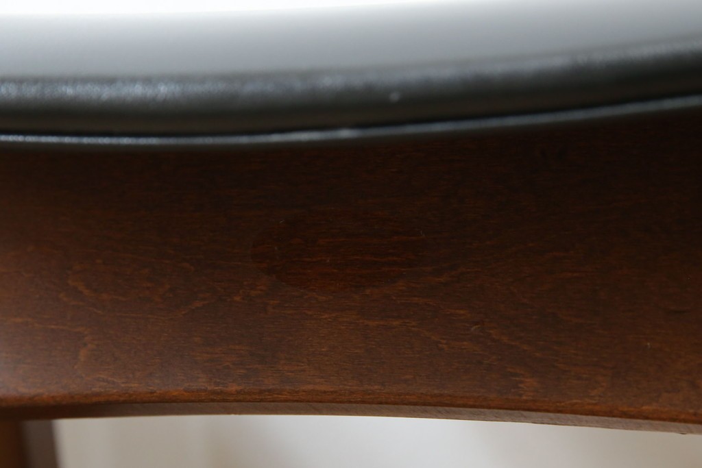 中古　秋田木工　NO.202　曲げ木の技が光る黒座面のスタッキングスツール　(R-086235)