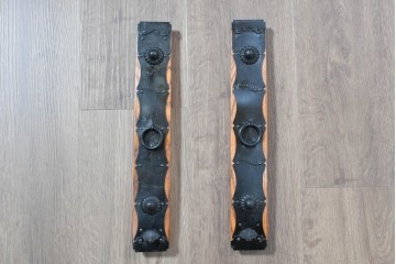 中古　龍の金具　閂(かんぬき)付き　時代箪笥デザインのアンティーク調サイドボード　(R-086236)