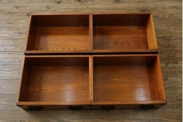 中古　閂(かんぬき)付き　龍の金具が目を引く、時代箪笥デザインのアンティーク調チェスト　(R-086236)