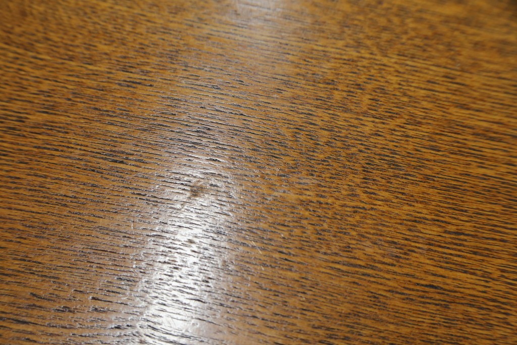 中古　閂(かんぬき)付き　龍の金具が目を引く、時代箪笥デザインのアンティーク調チェスト　(R-086236)