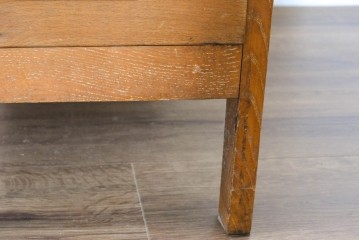 和製ヴィンテージ　栓材　素朴で落ち着いた風合いが魅力の袖机　(R-086237)