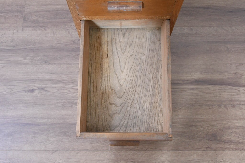 和製ヴィンテージ　栓材　素朴で落ち着いた風合いが魅力の袖机　(R-086237)