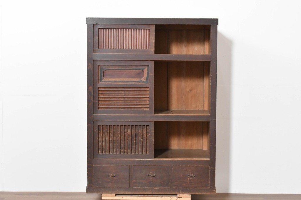 和製アンティーク　明治期　激レアデザイン　黒柿材の自然な模様がアクセントの水屋箪笥　(R-086238)