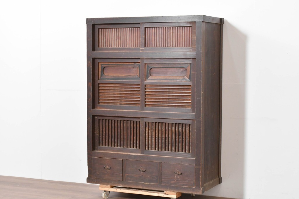 和製アンティーク　明治期　激レアデザイン　黒柿材の自然な模様がアクセントの水屋箪笥　(R-086238)