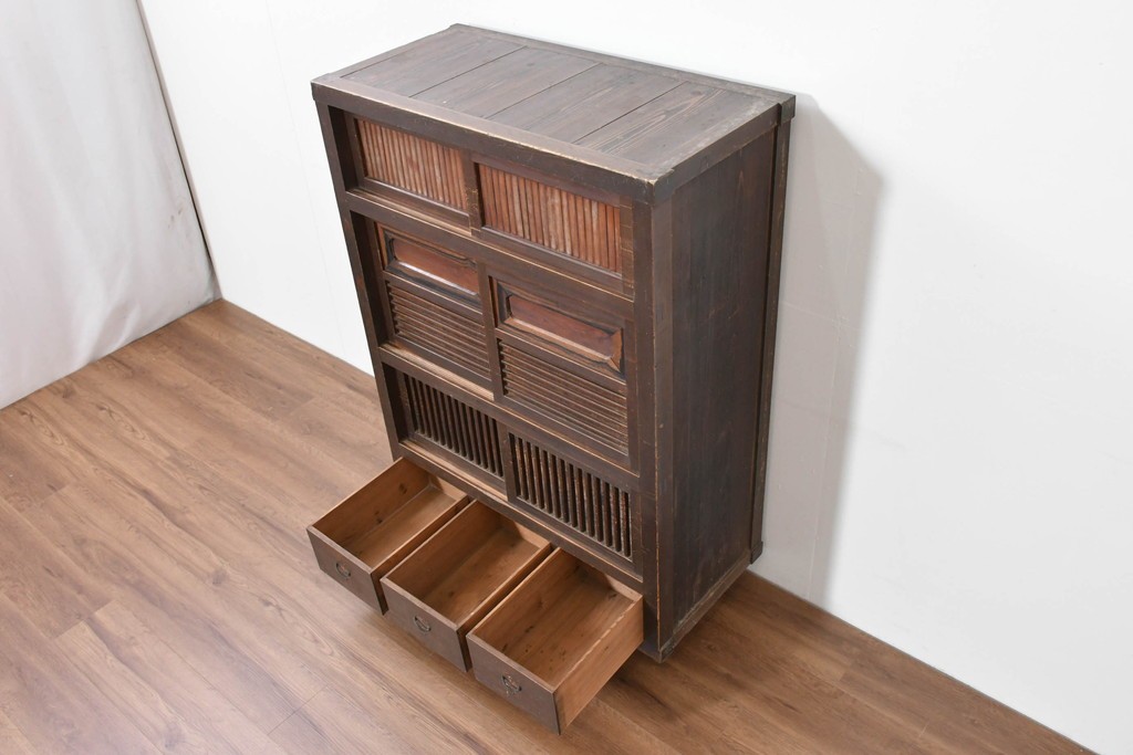 和製アンティーク　明治期　激レアデザイン　黒柿材の自然な模様がアクセントの水屋箪笥　(R-086238)