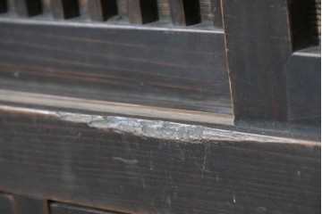 和製アンティーク　明治期　激レアデザイン　黒柿材の自然な模様がアクセントの水屋箪笥　(R-086238)