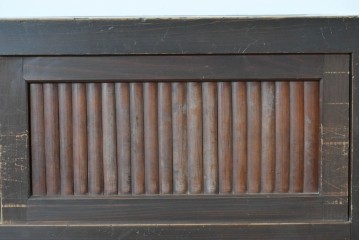 和製アンティーク　明治期　激レアデザイン　黒柿材の自然な模様がアクセントの水屋箪笥　(R-086238)