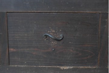 和製アンティーク　明治期　激レアデザイン　黒柿材の自然な模様がアクセントの水屋箪笥　(R-086238)