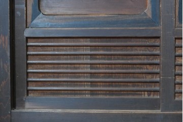 和製アンティーク　明治期　激レアデザイン　黒柿材の自然な模様がアクセントの水屋箪笥　(R-086238)