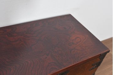 中古　美品　岩谷堂箪笥　重厚な金具と力強い木目が魅力のテレビボード　(R-086239)