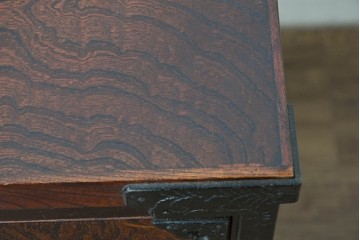 中古　美品　岩谷堂箪笥　重厚な金具と力強い木目が魅力のテレビボード　(R-086239)