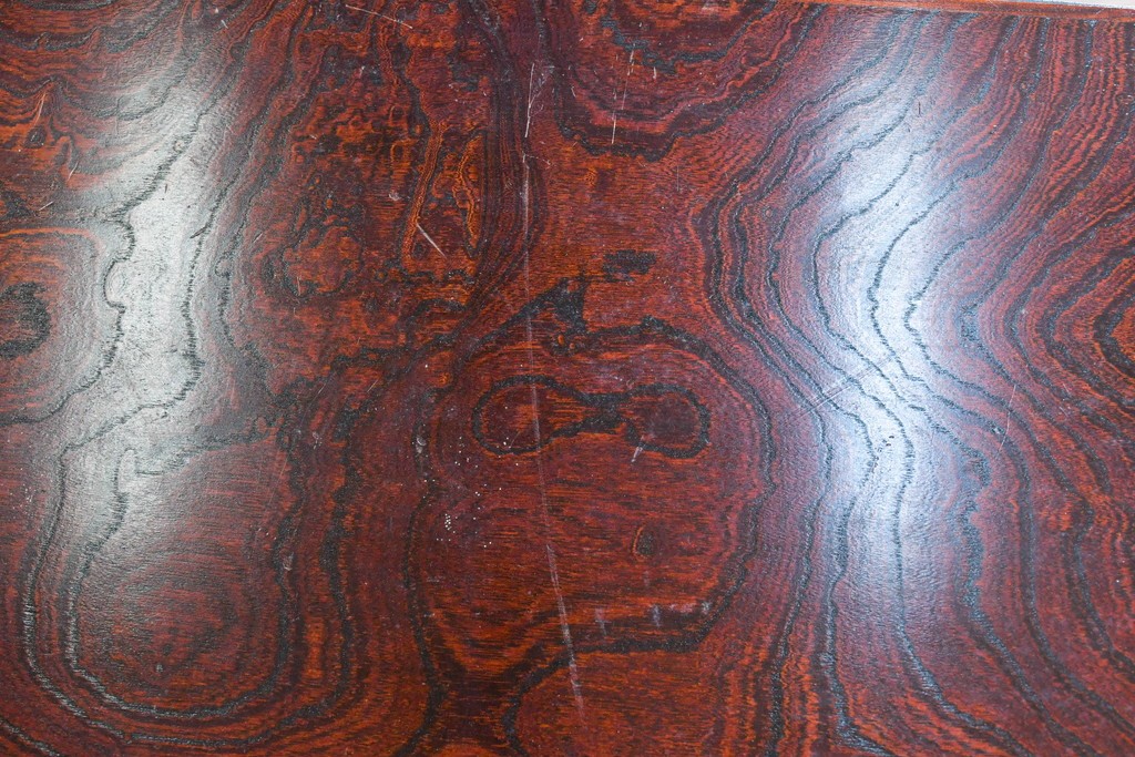 中古　美品　岩谷堂箪笥　重厚な金具と力強い木目が魅力のテレビボード　(R-086239)