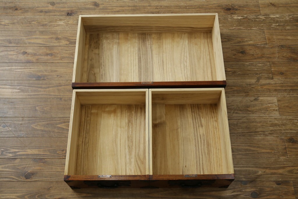 中古　美品　岩谷堂箪笥　重厚な金具と力強い木目が魅力のテレビボード　(R-086239)