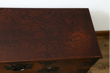 中古　美品　岩谷堂箪笥　重厚な金具と力強い木目が魅力のテレビボード　(R-086239)
