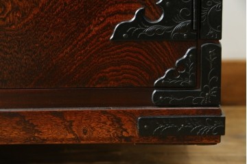 中古　美品　岩谷堂箪笥　重厚な金具と力強い木目が魅力のテレビボード　(R-086239)