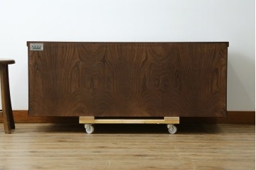 中古　美品　岩谷堂箪笥　重厚な金具と力強い木目が魅力のテレビボード　(R-086239)