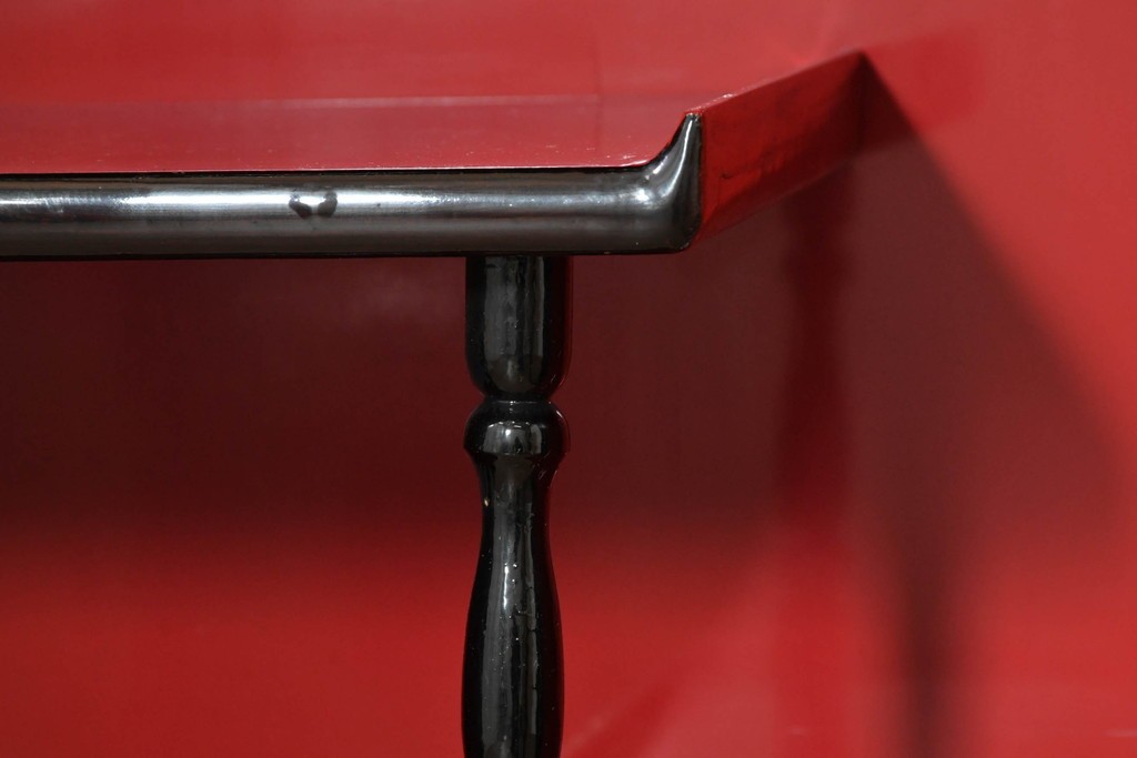 中古　韓国民芸家具　美品　高級品!!　幻想的な螺鈿細工が施された違い棚付きキャビネット　定価推定70～90万円　(R-086240)