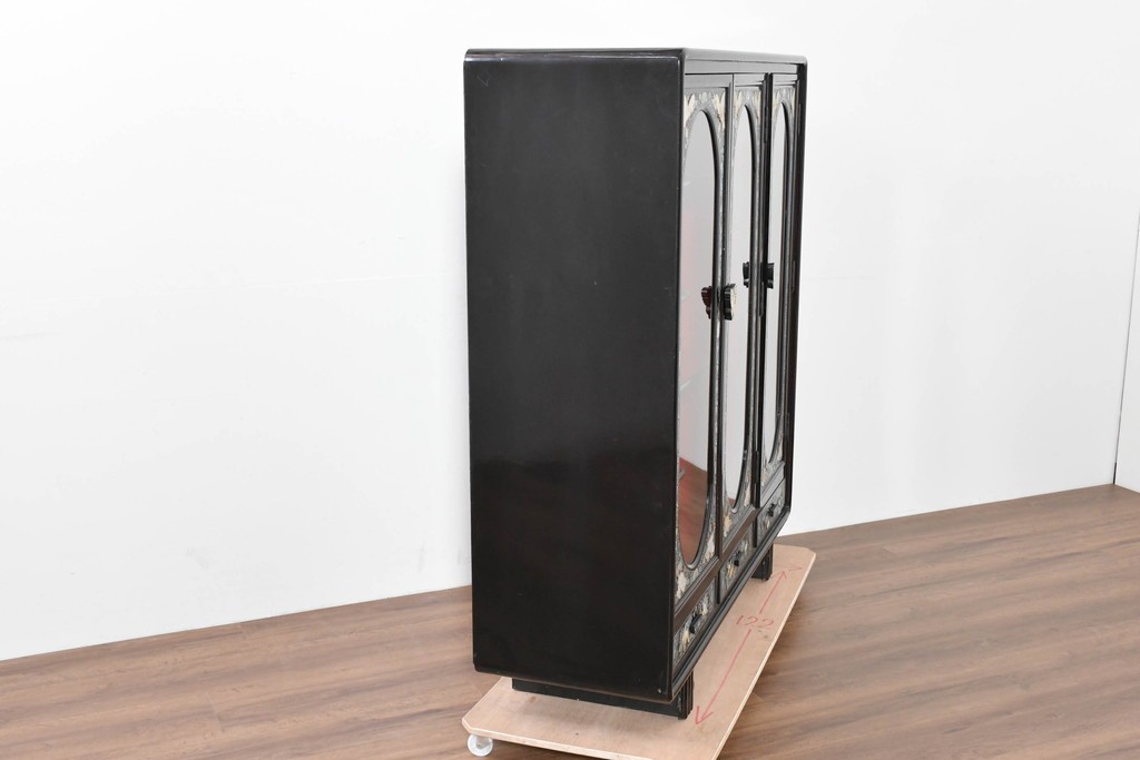 中古　韓国民芸家具　美品　高級品!!　幻想的な螺鈿細工が施された違い棚付きキャビネット　定価推定70～90万円　(R-086240)