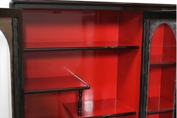 中古　韓国民芸家具　美品　高級品!!　幻想的な螺鈿細工が施された違い棚付きキャビネット　定価推定70～90万円　(R-086240)