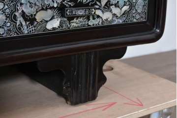 中古　韓国民芸家具　美品　高級品!!　幻想的な螺鈿細工が施された違い棚付きキャビネット　定価推定70～90万円　(R-086240)