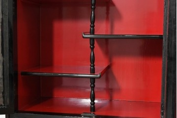 中古　韓国民芸家具　美品　高級品!!　幻想的な螺鈿細工が施された違い棚付きキャビネット　定価推定70～90万円　(R-086240)