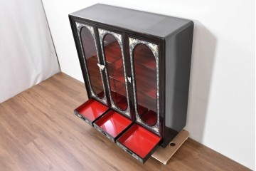 中古　韓国民芸家具　美品　高級品!!　幻想的な螺鈿細工が施された違い棚付きキャビネット　定価推定70～90万円　(R-086240)