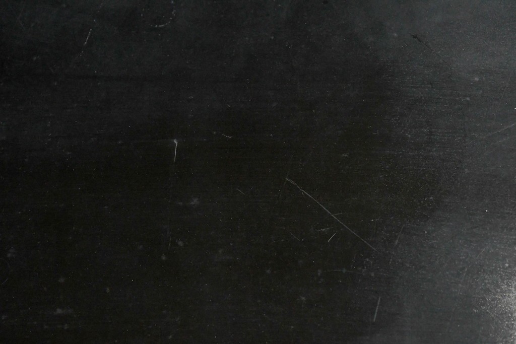 中古　韓国民芸家具　美品　高級品!!　幻想的な螺鈿細工が施されたガラス引き戸のキャビネット　定価推定70～90万円　(R-086241)