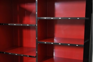 中古　韓国民芸家具　美品　高級品!!　幻想的な螺鈿細工が施されたガラス扉のキャビネット　定価推定120～150万円　(R-086242)