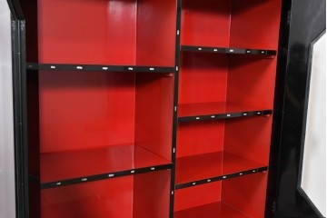 中古　韓国民芸家具　美品　高級品!!　幻想的な螺鈿細工が施されたガラス扉のキャビネット　定価推定120～150万円　(R-086242)