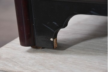 中古　韓国民芸家具　美品　高級品!!　幻想的な螺鈿細工が施されたガラス扉のキャビネット　定価推定120～150万円　(R-086242)